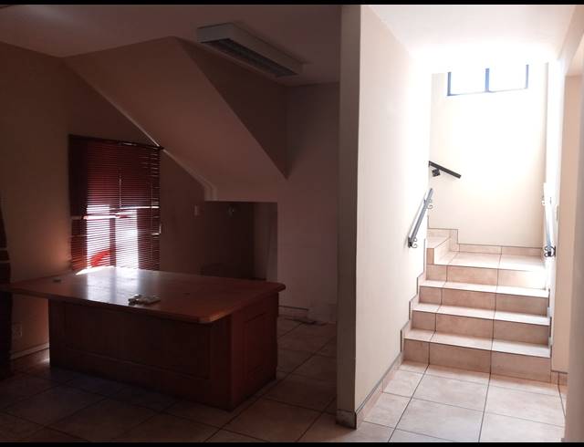 284M² BUSINESS FOR SALE IN BO-DORP